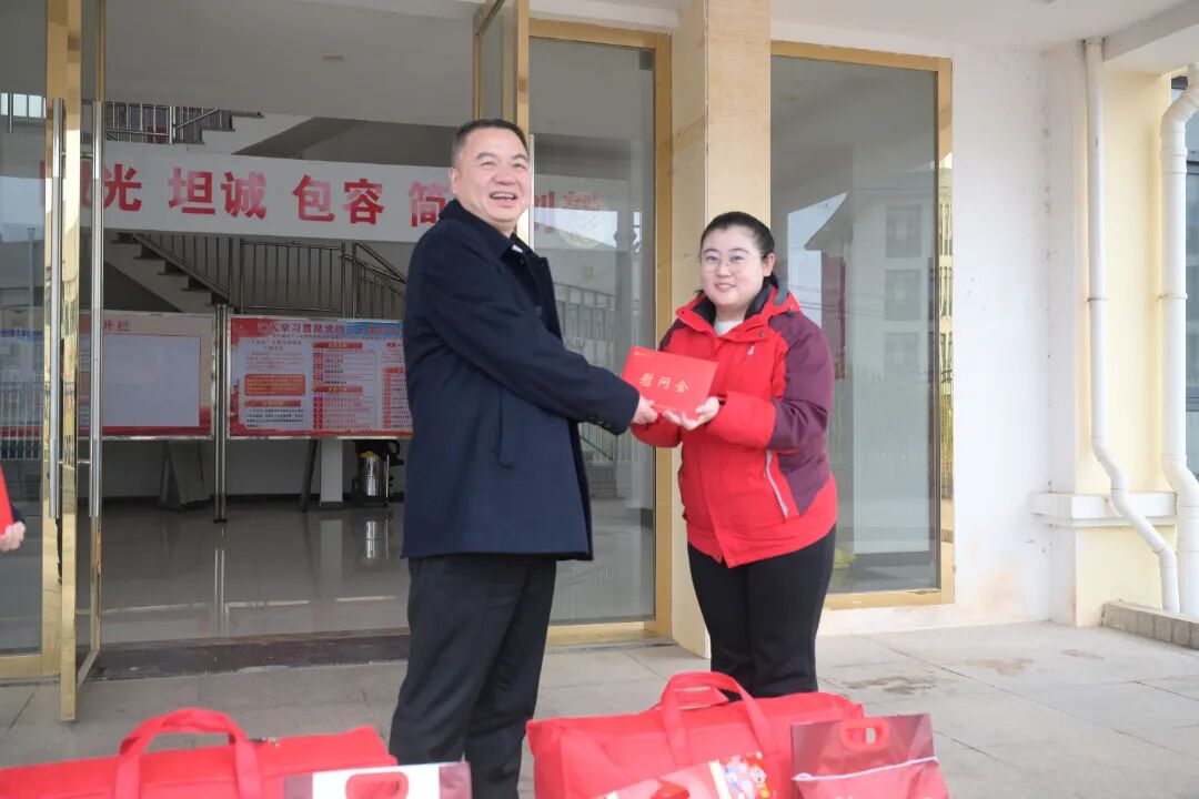 杨国安赴JJB竞技宝开展春节前走访慰问
